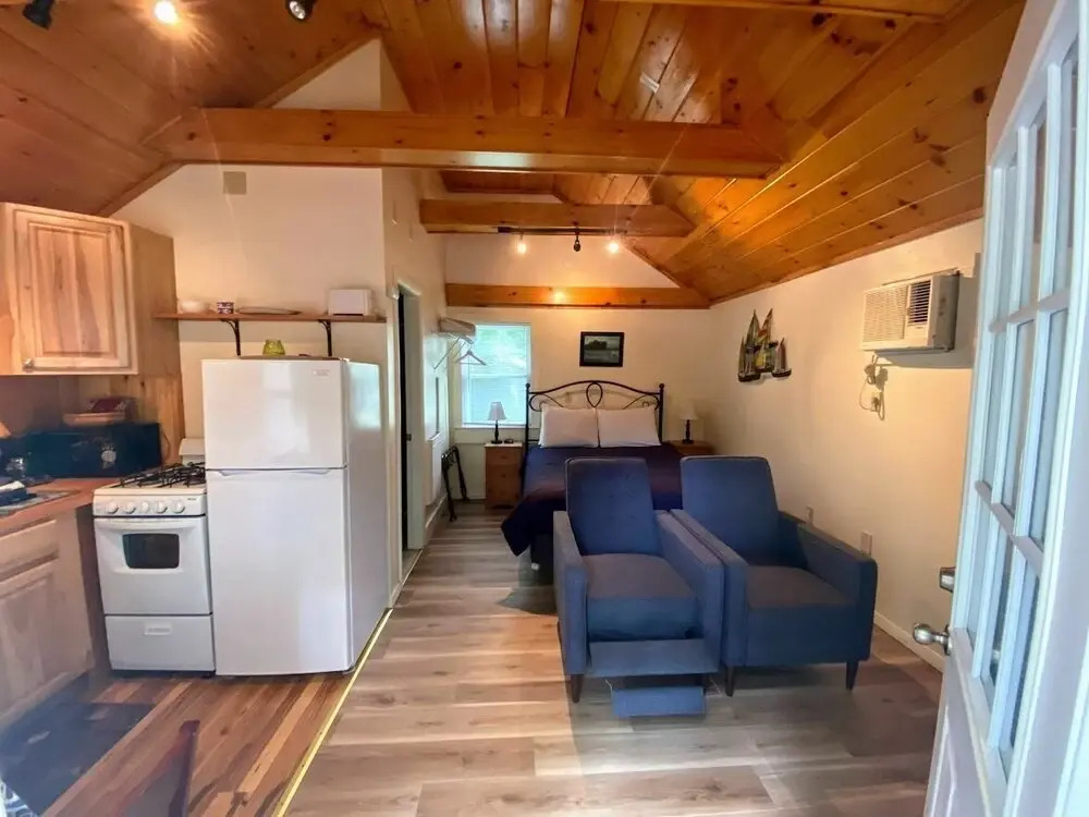 Pine Grove Cottages