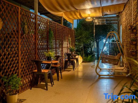 Yue Yunjing | SUNNY HOUSE Vacation Apartment (Libo Xiaoqikong East Gate Ticket Hall)