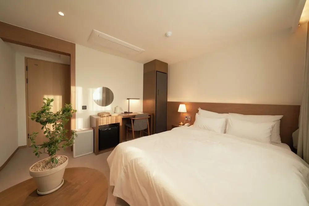 Woryeong Hotel By NewCZ