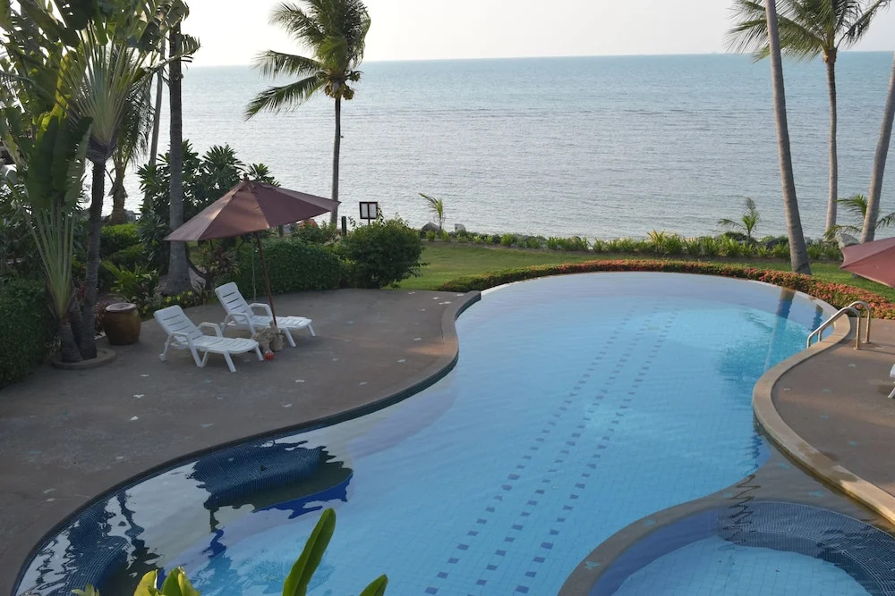 4 bedroom beachfront Villa 3 SDV024-By Samui Dream Villas