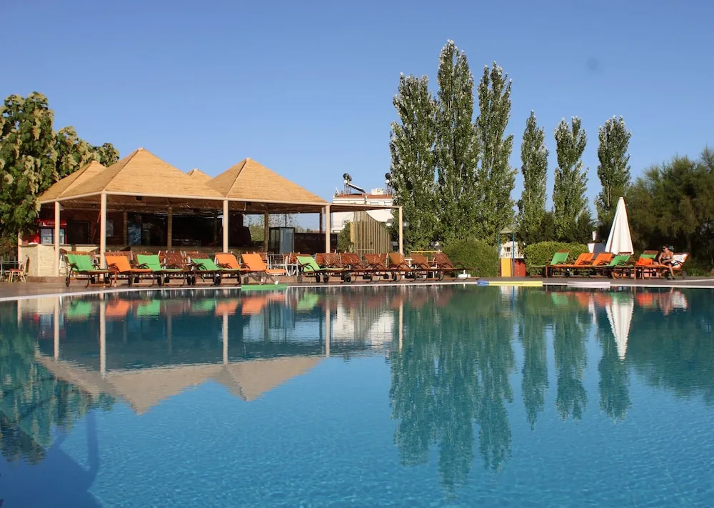 Rena Hotel