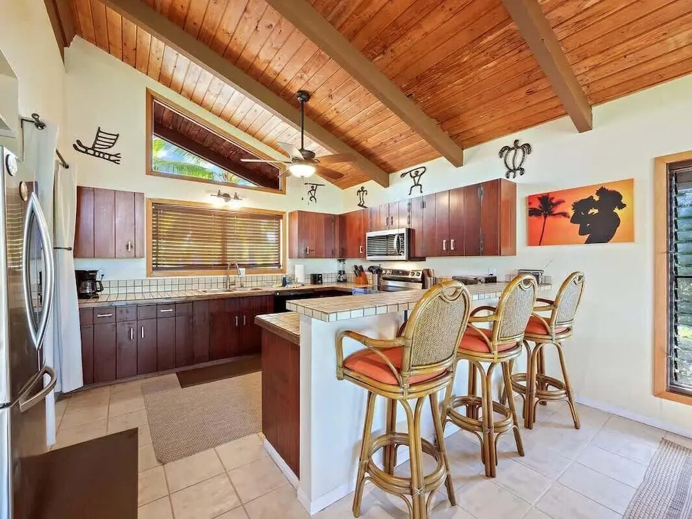 Heeia Bay Paradise Spacious 3 BDR Steps to Beach