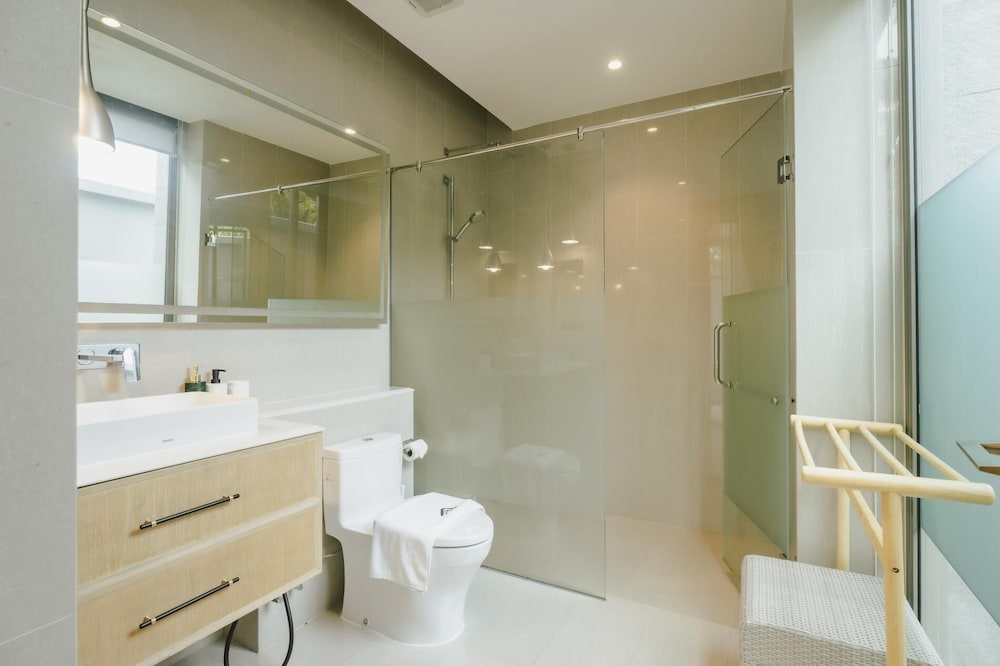 Teak 5 BR Pool Villa Bang Tao Airport Shuttle