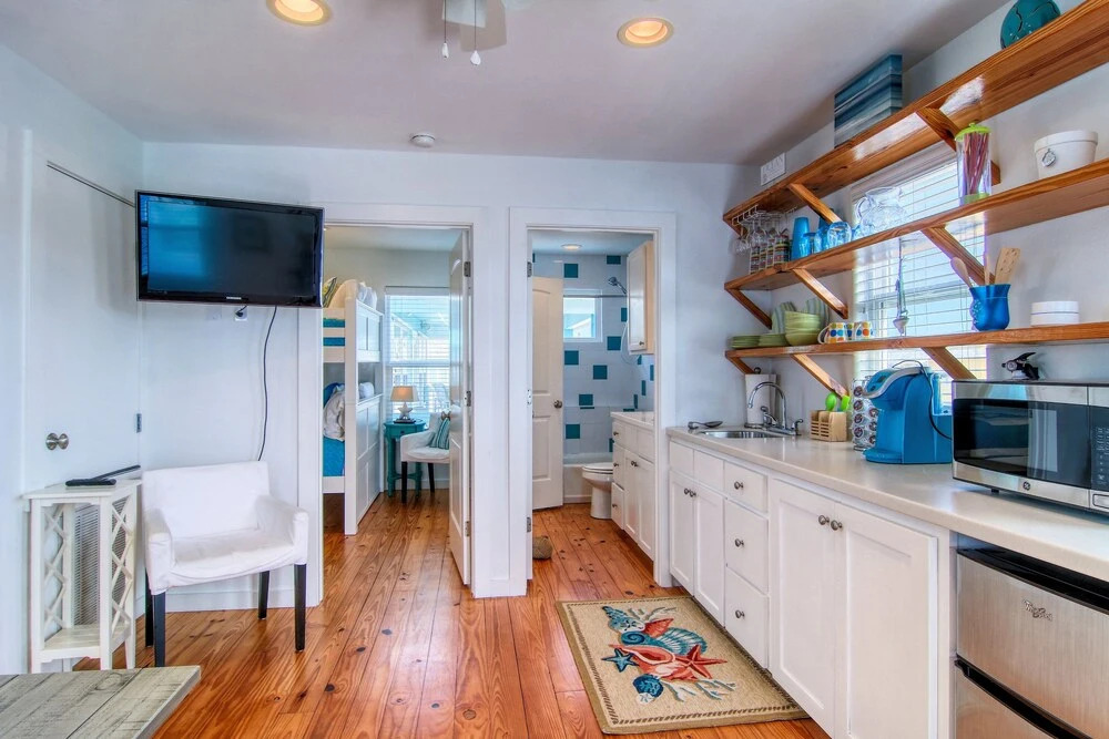Flip Flops and Shades 3 Bedrooms 2 Bathrooms Home