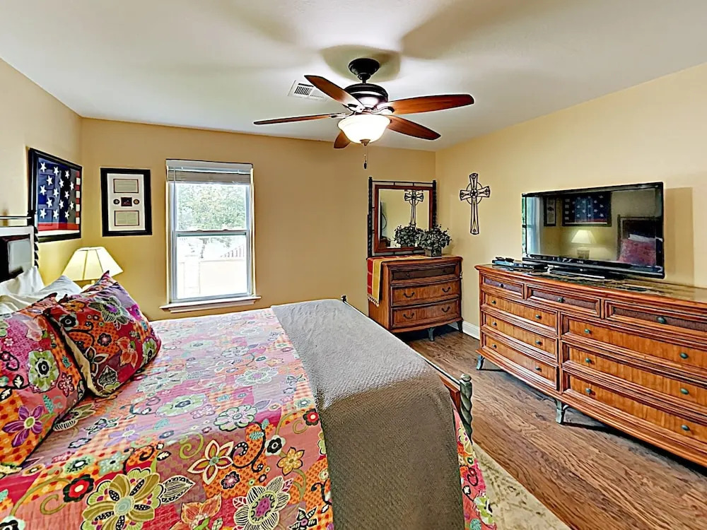 New Listing! Lakefront Beauty W/ Boat Launch 4 Bedroom Home