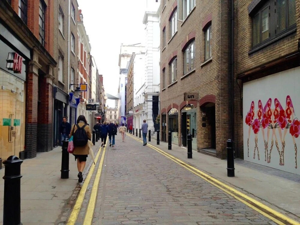 Covent Garden: Bright and Charming 2bed Flat