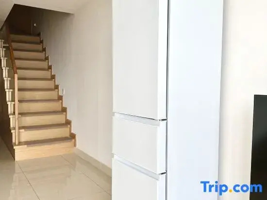 Xitang Fushi Taofang Scenic Apartment (Liangan Jinrong Zhongxin)