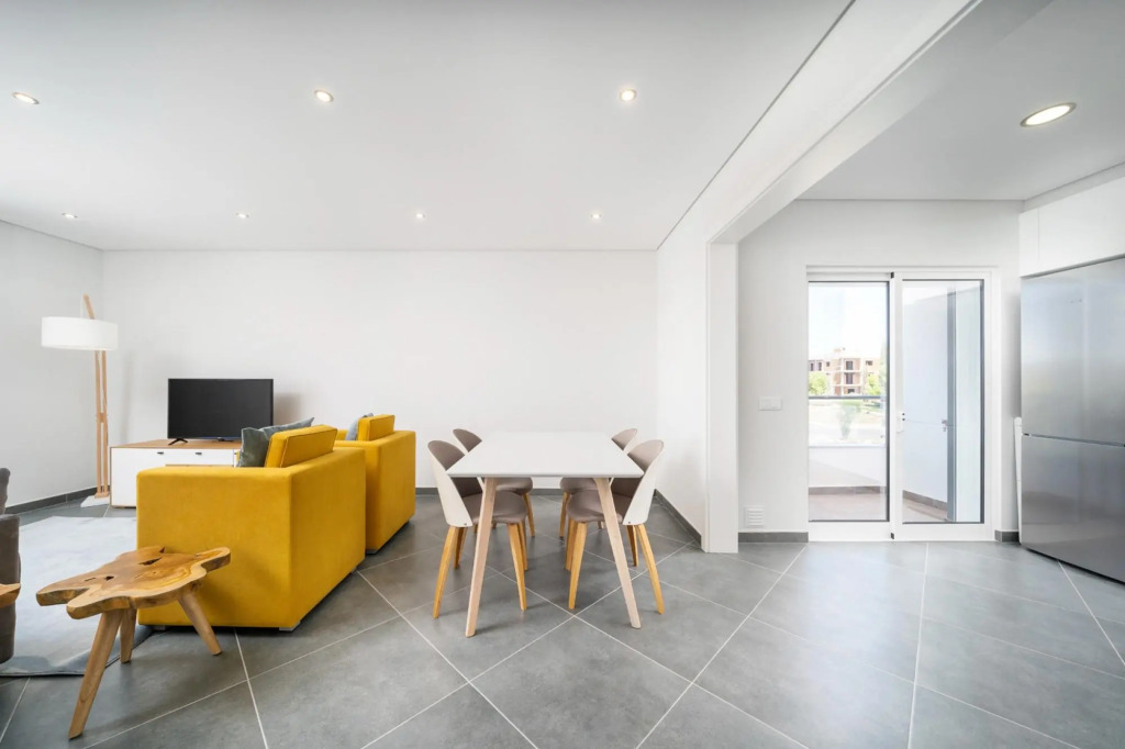 Modern Cabanas de Tavira Apartment by Ideal Homes