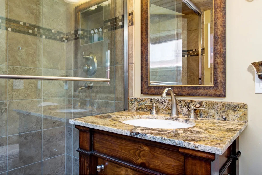 3BR 4BA Motherlode 4 Townhome by RedAwning