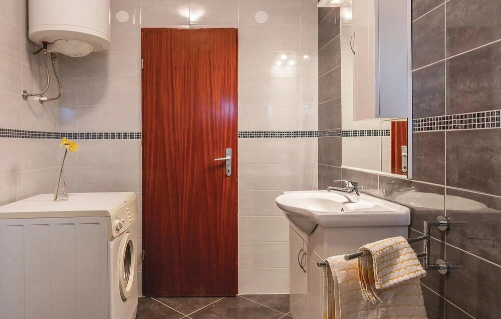 Lovely Home In Sikici With Wifi