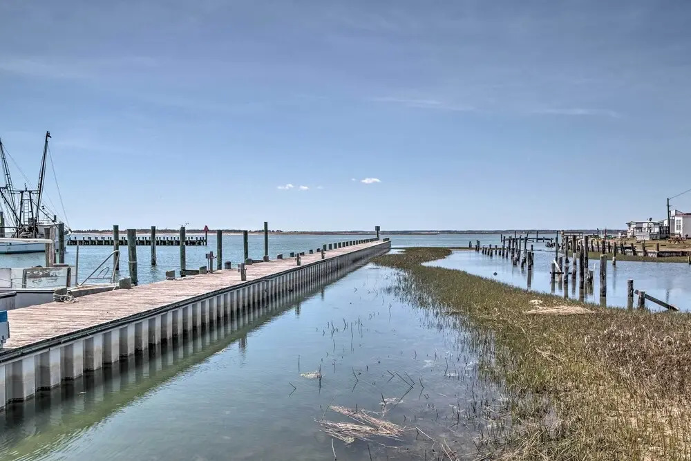 Chincoteague Townhome w/ Pony Views From Deck!