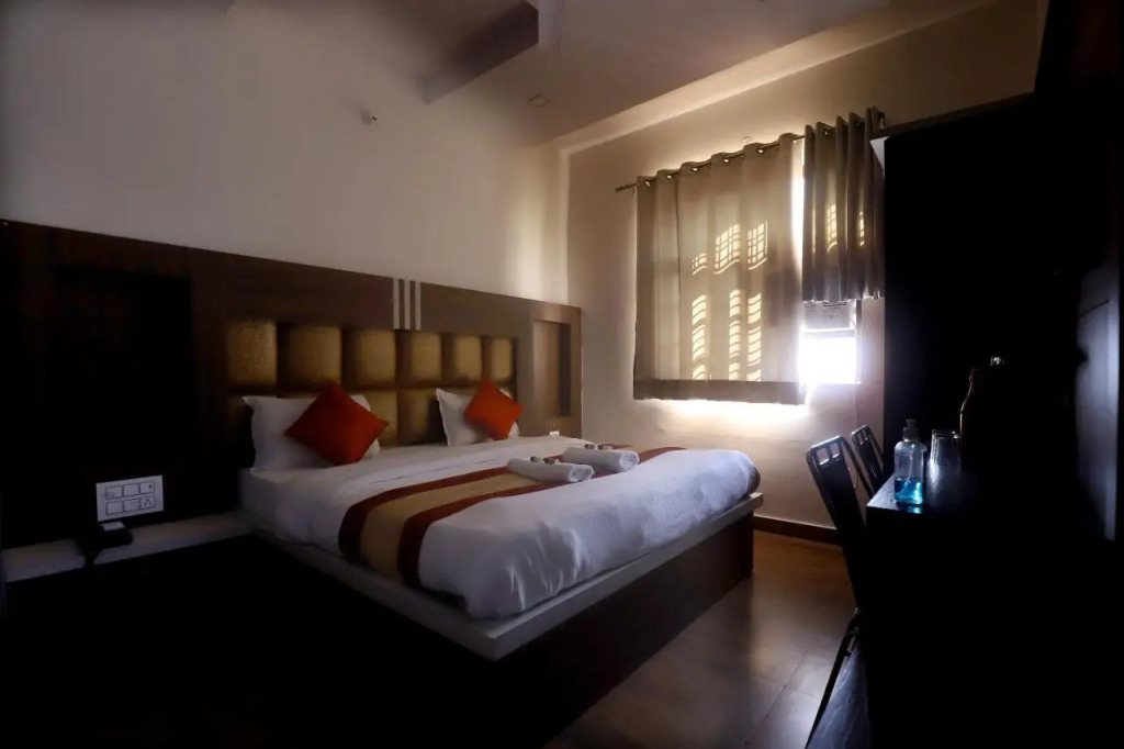 Hotel Grey Castle - Near Haridwar Railway Station