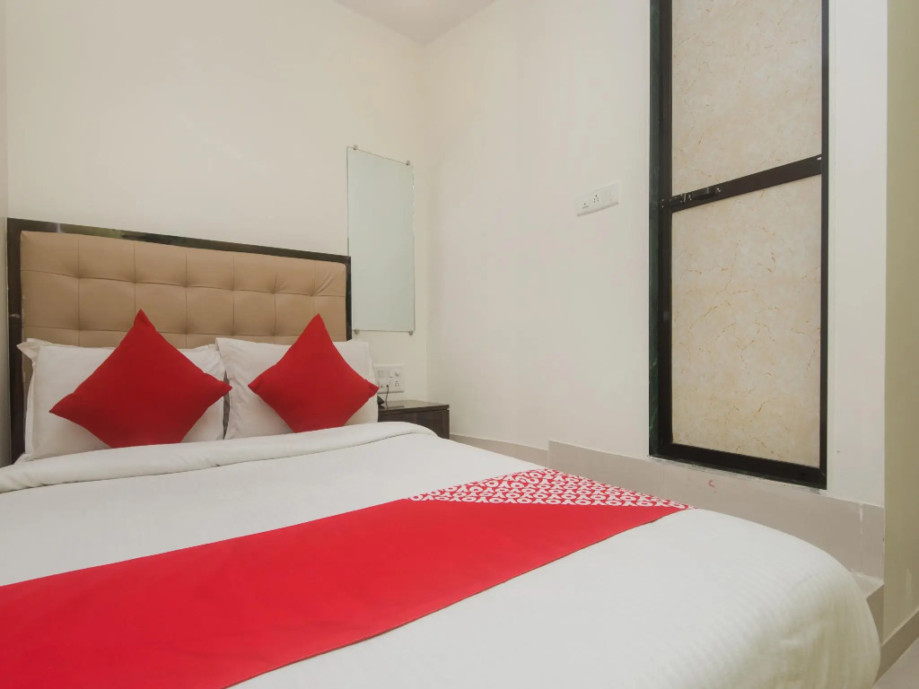 OYO 19918 Hotel Mantra Residency
