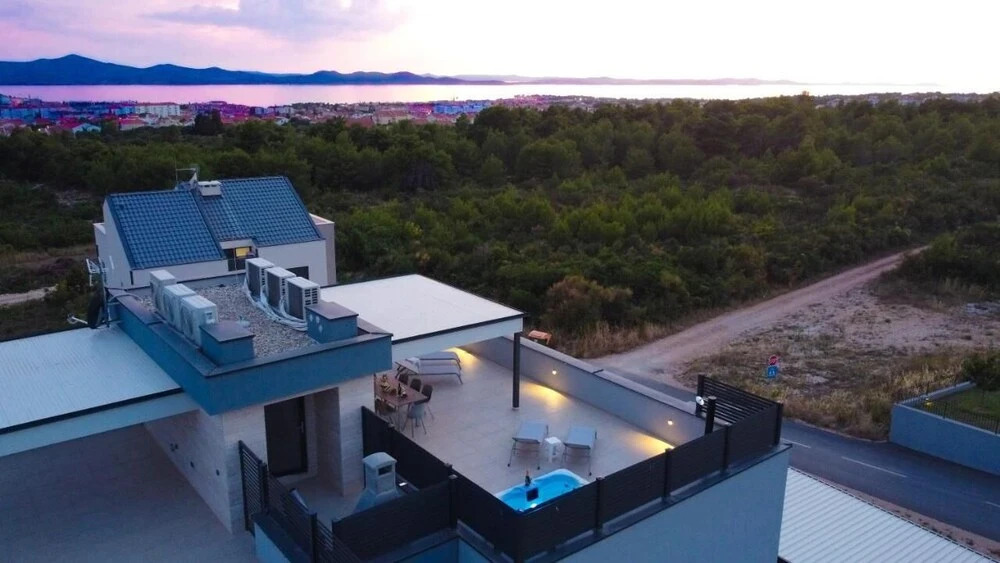 Rooftop apartment Jadera