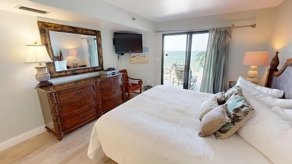 Inlet Reef 308 3 Bedroom Condo by RedAwning
