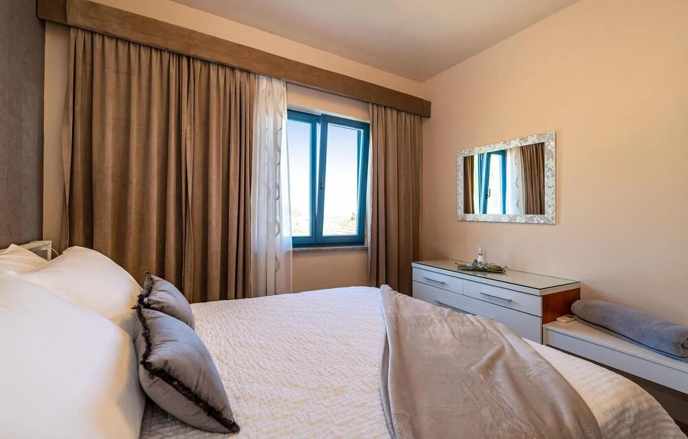 Nice Apartment in Lukoran With 1 Bedrooms, Wifi and Outdoor Swimming Pool
