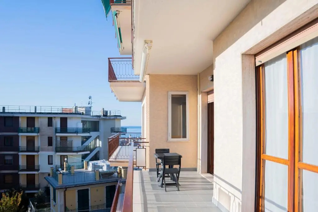 093 - Casa Panorama, Vista Mare e Vista Portofino, 500 metri centro di Chiavari, POSTO AUTO GRATIS INCLUSO