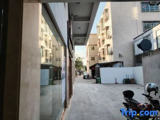 Haikou Zhouren Apartment (Wanda Plaza Convention and Exhibition Center)