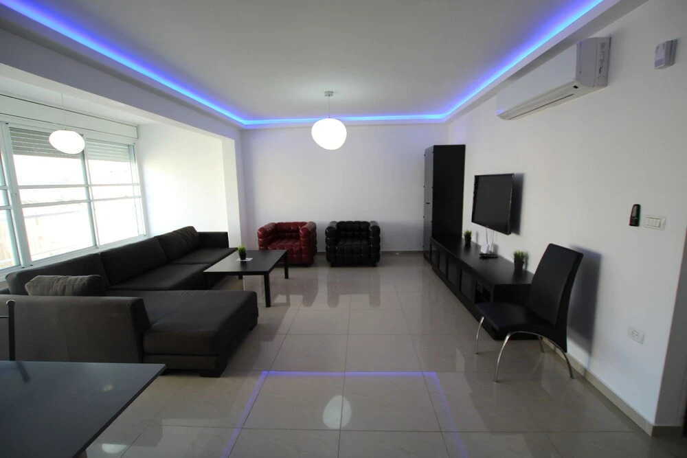 The Seasons King David apartment