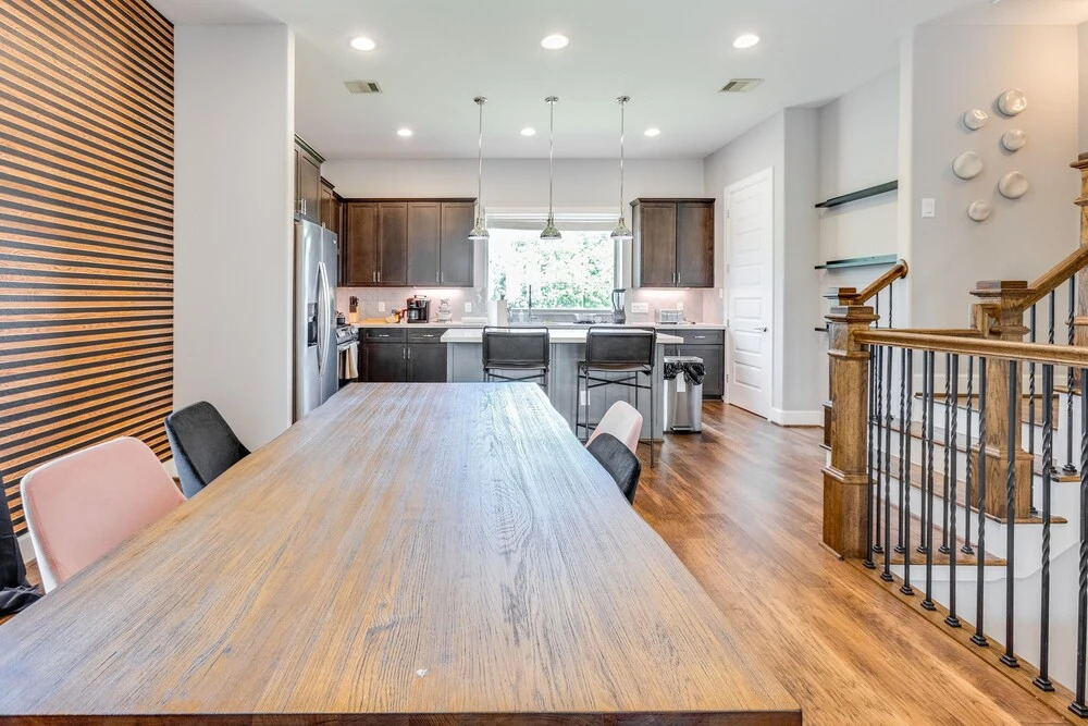 Attractive Midtown House 3br 3.5ba 3 Bedroom Home by RedAwning
