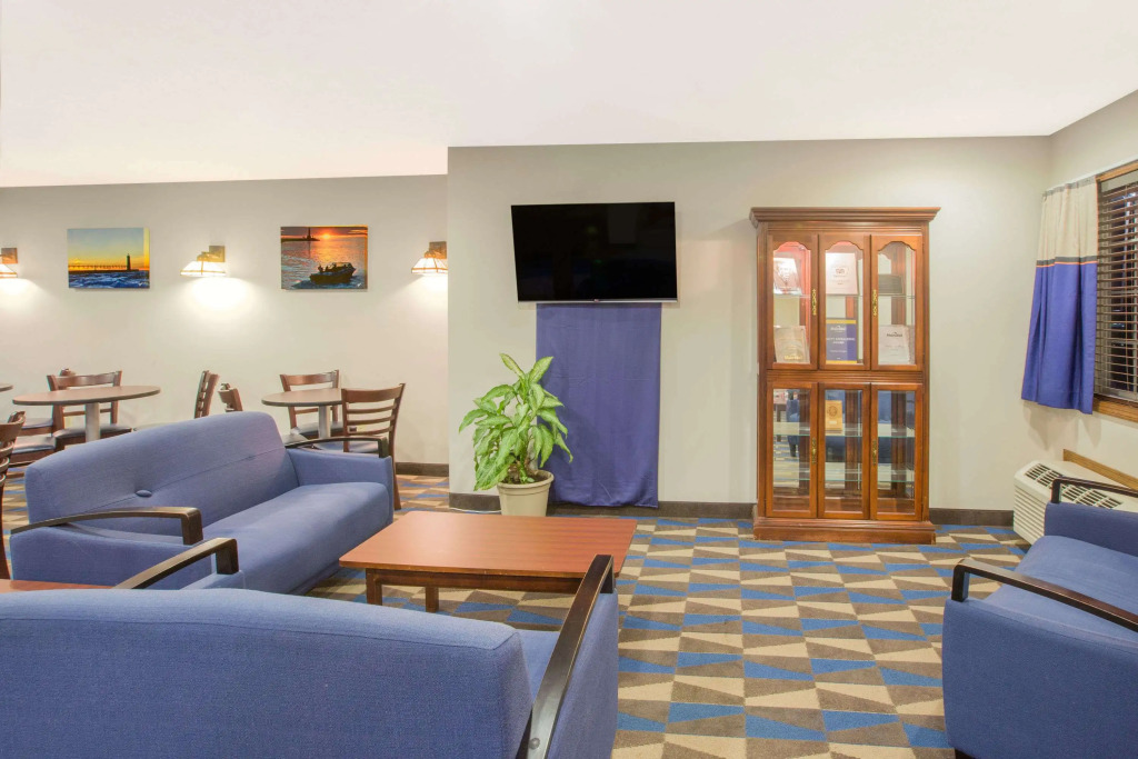 Microtel Inn and Suites Manistee
