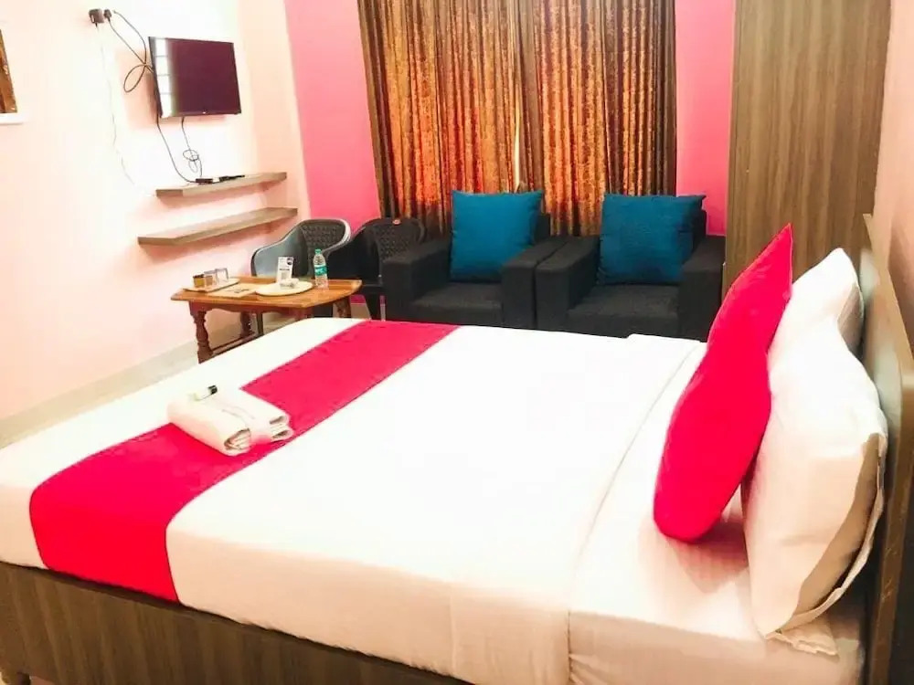 Oyo Flagship Hotel Golden Suites