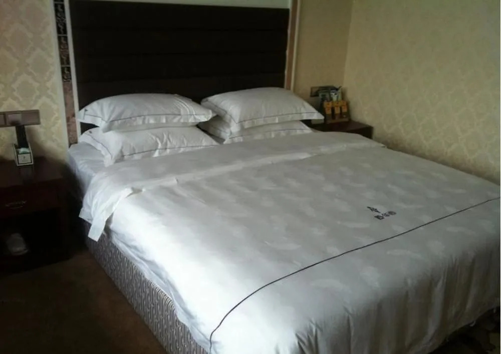 Dujiangyan Huaxi Hotel
