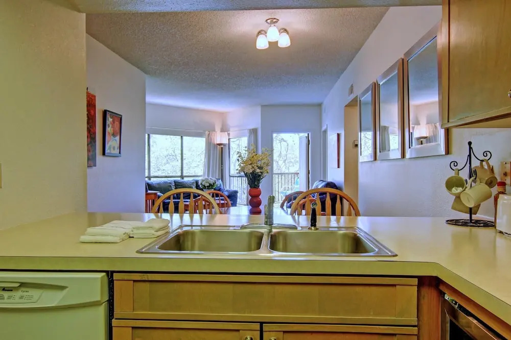Treetop Villa IC 215