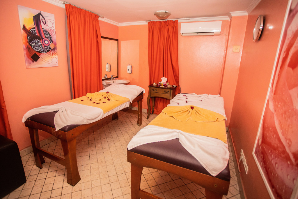 El Minzah Hotel