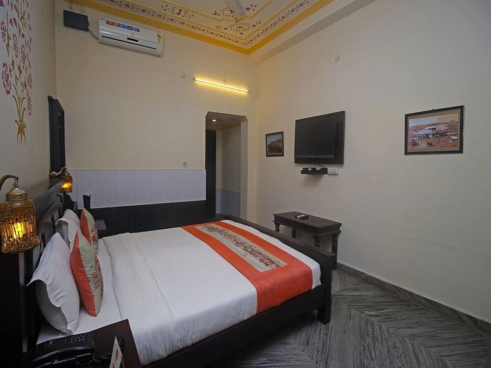 OYO 8515 Ashok Palace