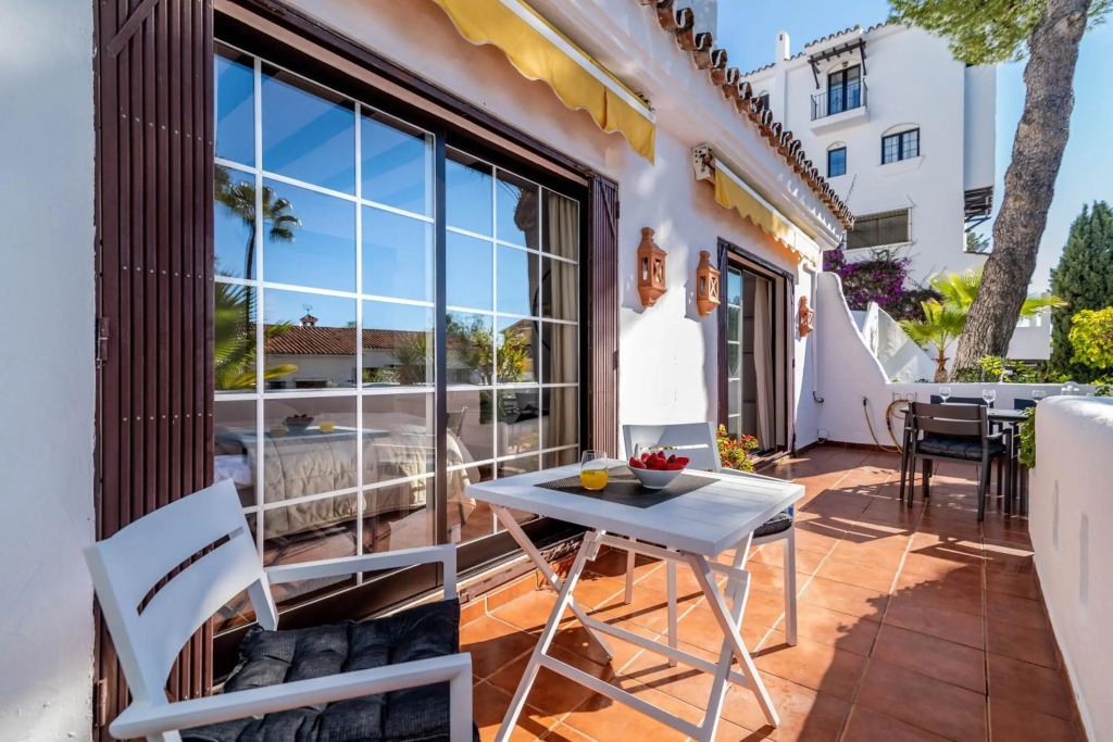 Newly renovated 3 bedroom apt next to Puerto Banús