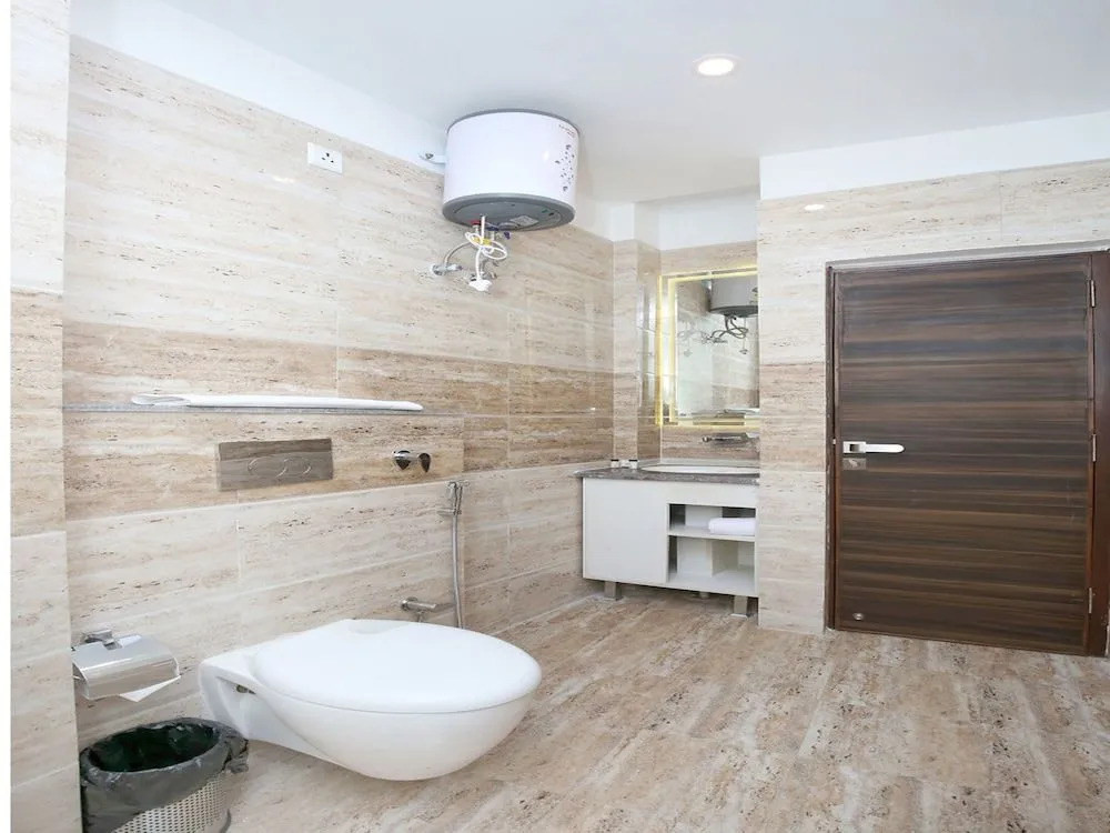 OYO 14392 Hotel Pearl wood