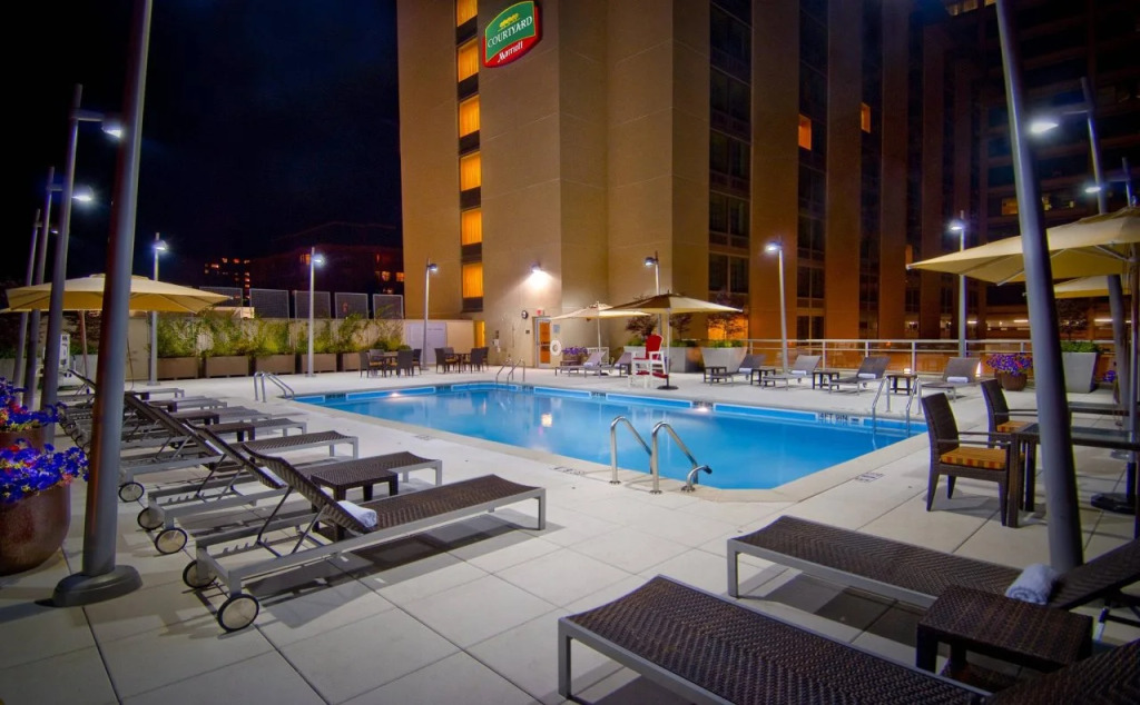 Courtyard by Marriott Bethesda Chevy Chase