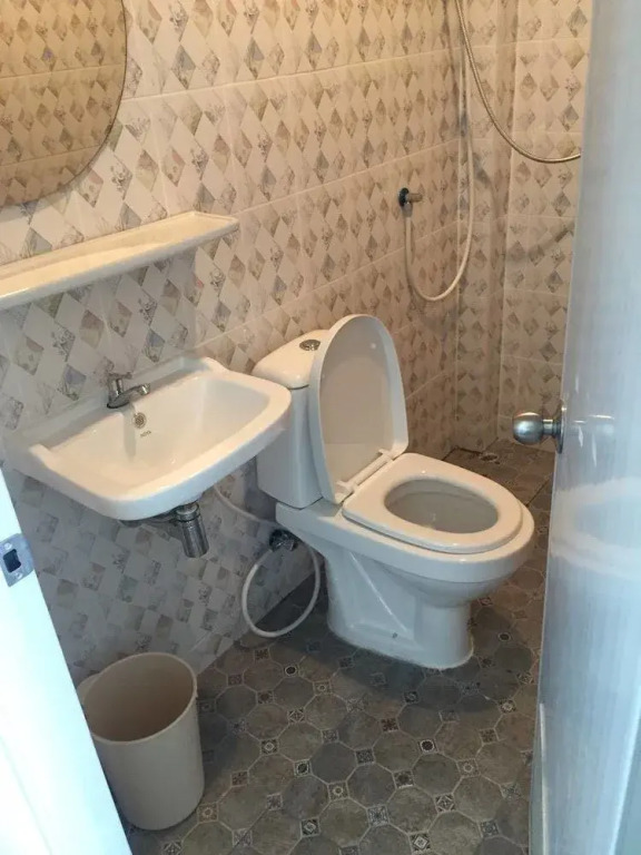 Oyo 1090 Neutron Bungalow
