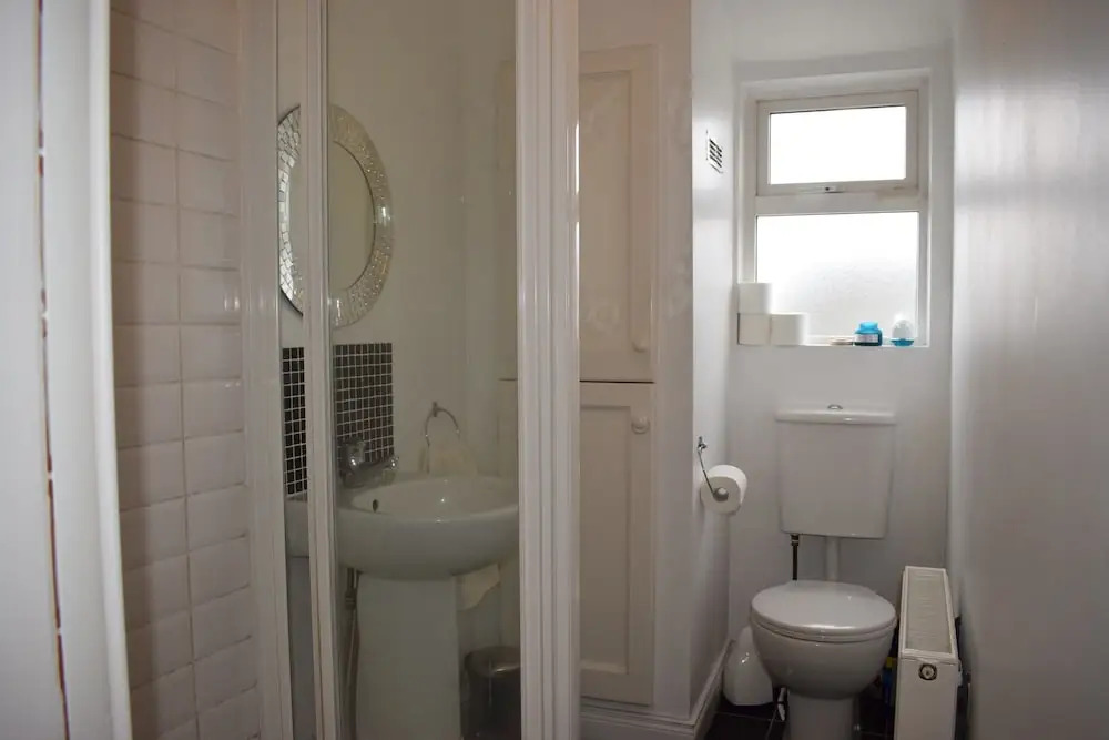 2 Bedroom House on James Street Sleeps 4