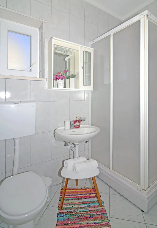 Apartment Sweet Romantic