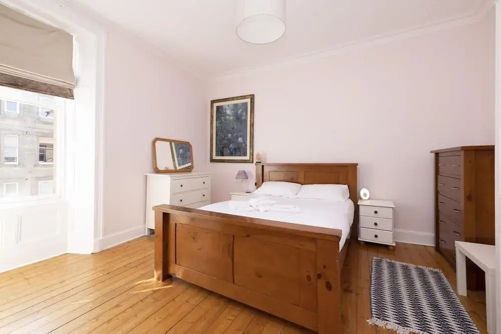ALTIDO Gorgeous 1-bed flat with a shared garden