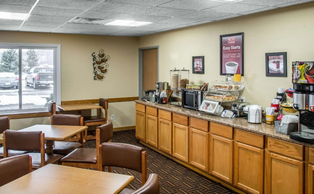 Coratel Inn and Suites By Jasper River Falls