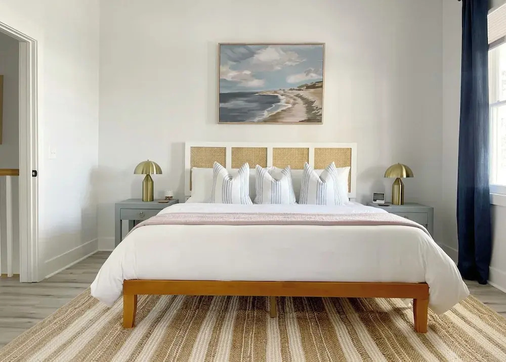 Stylish 1900s Renovated Apartments