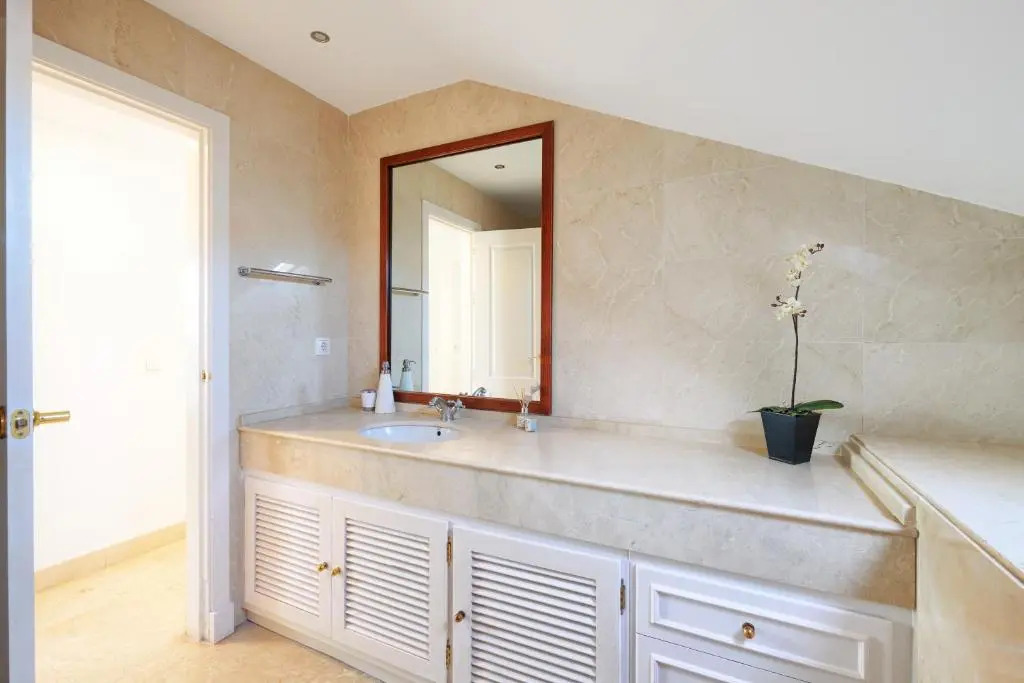 4 Bedroom Apartment in Noray, San Pedro Beach
