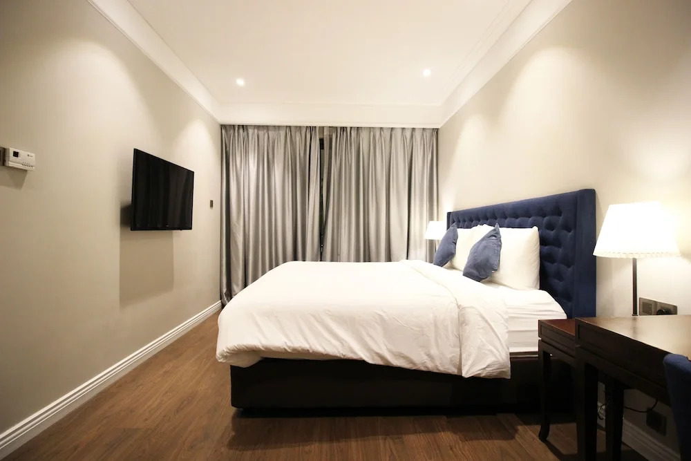 Neo Classic Condo
