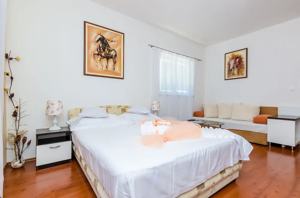 Apartments Villa Aura