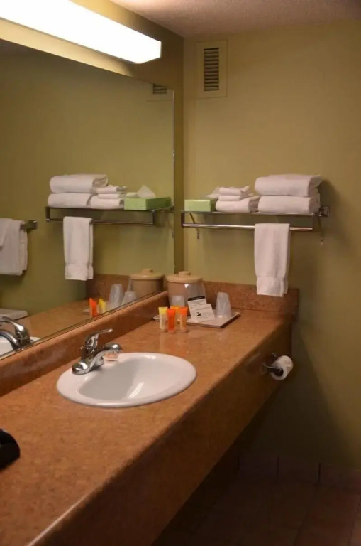 Tawas Bay Beach Resort & Conference Center