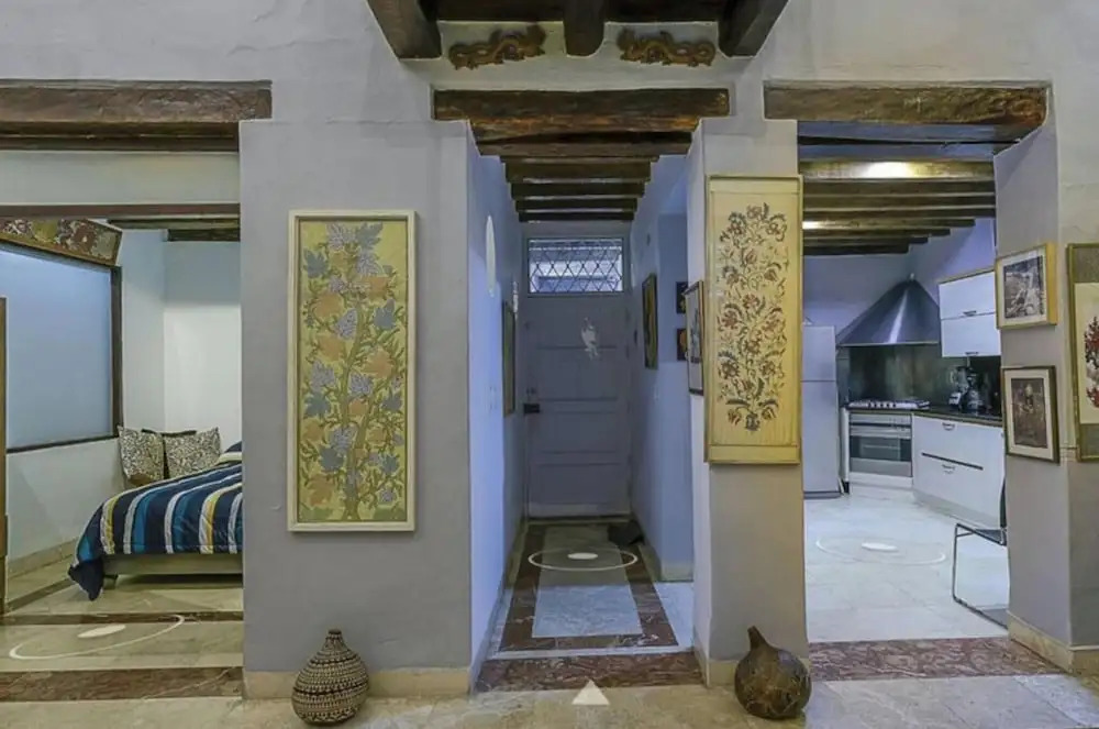 Luxury Large Apartment With Colonial Balcony
