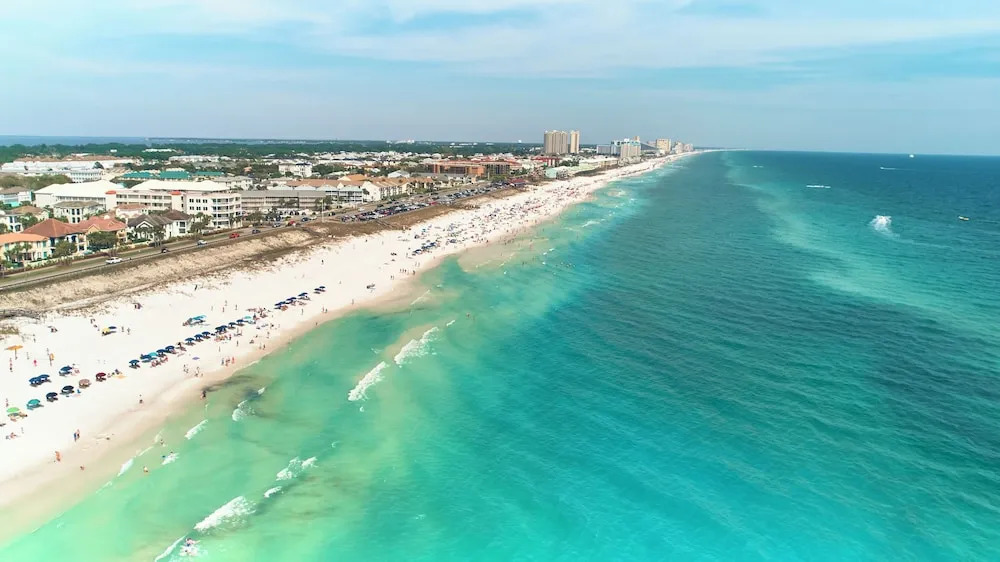 1br/1ba, A Minutes Walk From the Beach!