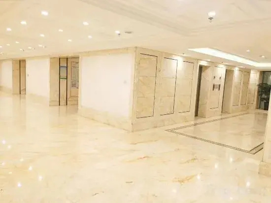 Dalian Yimao Center Hotel (Gaoxin Wanda Plaza Qixianling Forest Park)