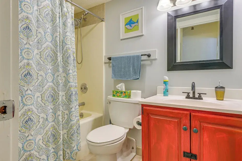 Walk to Mount Snow Resort: Unit w/ Pool & Hot Tubs