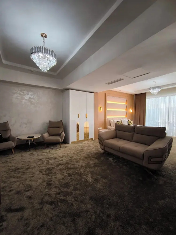 Saroy Gardens Hotel