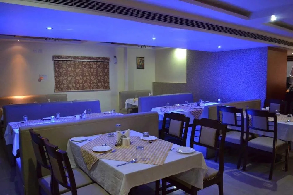 OYO 740 Hotel Suravi