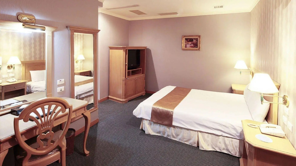Cambridge Hotel - Yung Kang